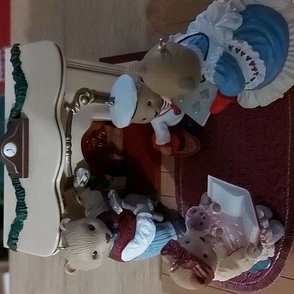 Hallmark The Bearingers Ornament  Set - Picture 8 of 10